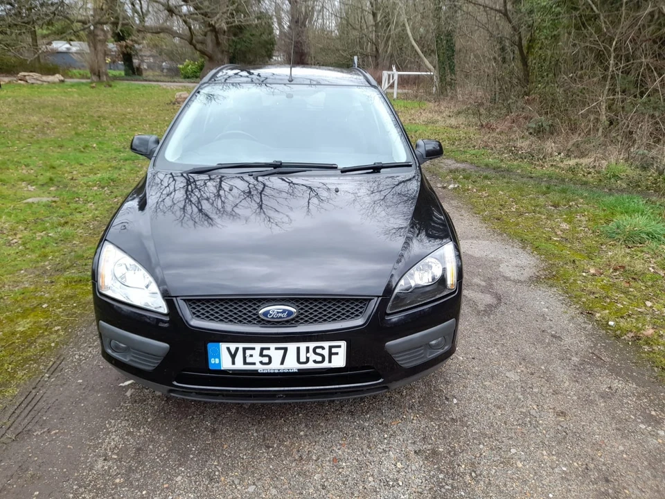 2008 Ford Focus Style Estate Automatic - Only 2 Previous Owners and FSH!!!!!! - Image 2 of 4