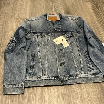 Levi s Trucker Denim Jeans Jacket Snake Spider Men s Size: Medium NWT