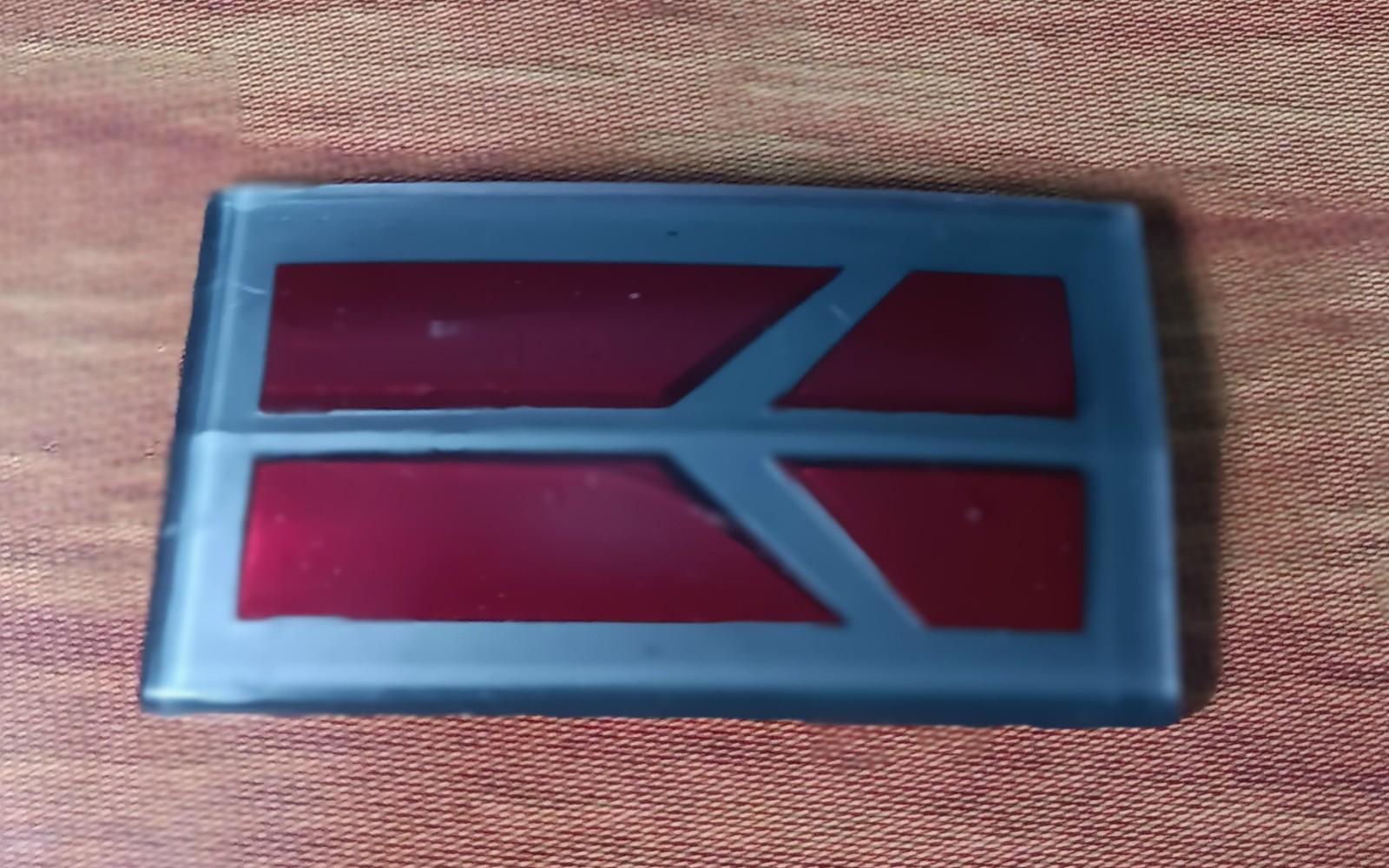 1988 NOS 25612925 Cutlass Calais Header Radiator Emblem GM - Photo 1