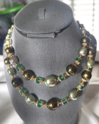 Green Necklaces and Bracelets Vintage Costume Jewelry Lot Of 5 Pieces