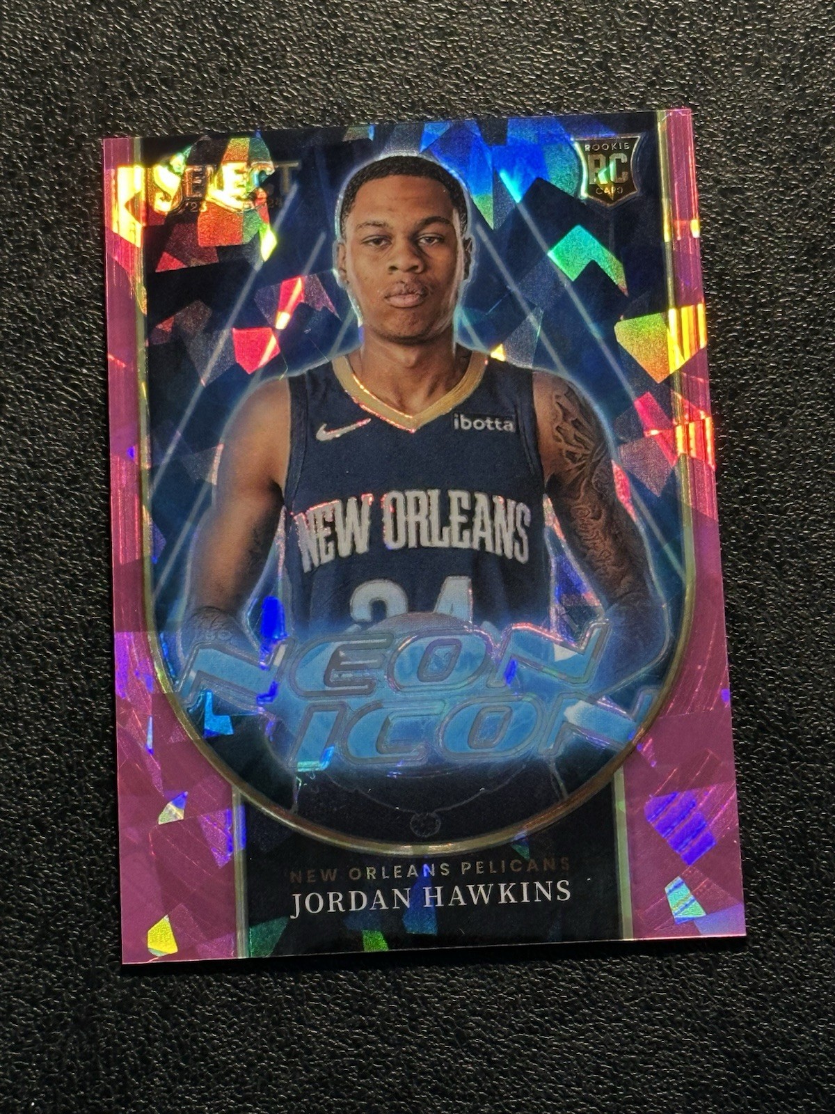 2023-24 Select Neon Icon Pink Cracked Ice Prizms #25 Jordan Hawkins 02/99