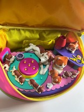 Pets To Go Cats  Dogs Playset  Carry Case - Vivid Imagination 1998 - Vintage