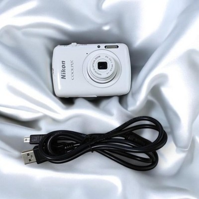 EXC+5] Nikon Coolpix S01 White Compact Digital Camera 10.0MP 3x