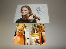 Julia Fischer violinist signed autograph Autogramm 8x11 photo in person Julia Fischer violinist signed autograph Autogramm 8x11 photo in person