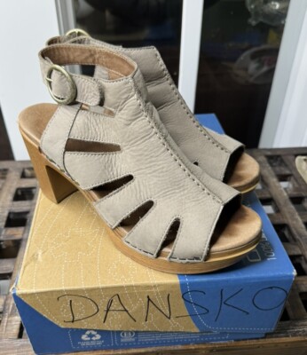 Beautiful Stylish & Comfy Dansko Demetra Sandals Taupe Size 38