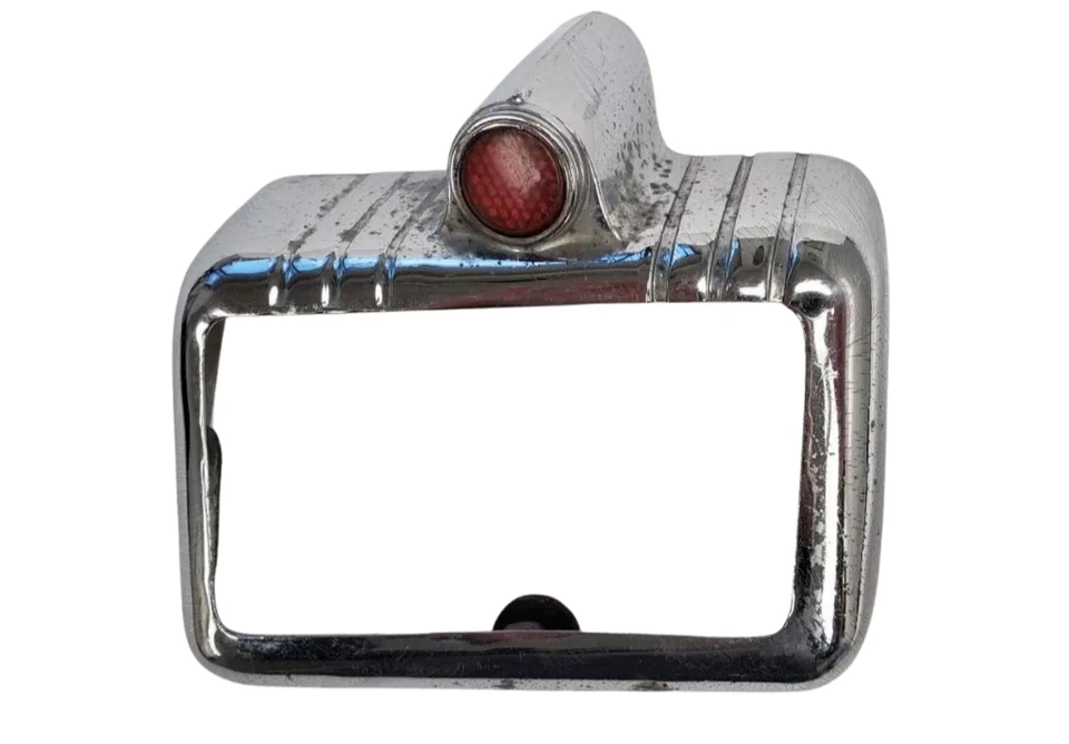 Dodge Custom Deluxe 1946-1948 luz trasera cromada bisel cubierta embellecedor 1149363 Nuevo de Lote Antiguo Foto 2 de 4