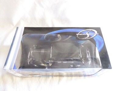 1/18 MAISTO CITROEN TRACTION 15 cv 6 cyl 1952 noir et beige
