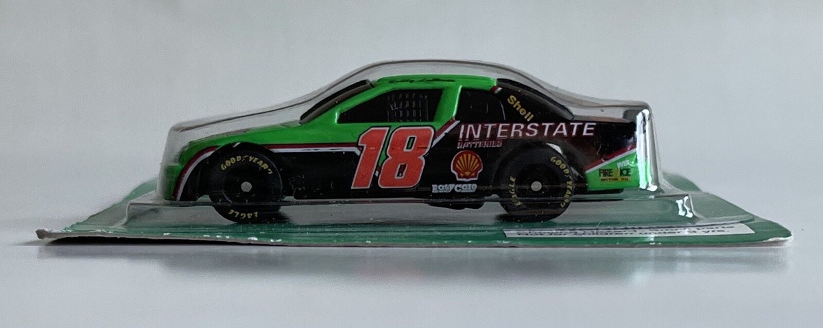 ✨Joe Gibbs Racing NASCAR # 18 BOBBY LABONTE 1:64 SCALE Racing