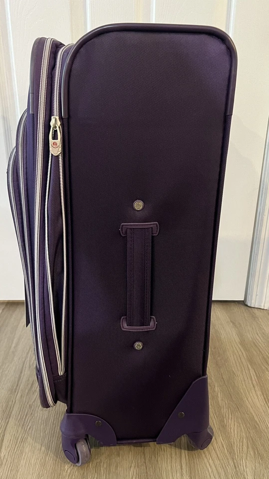 Maleta expandible Olympia U.S.A Equipaje Marion 25’, ciruela Foto 3 de 4