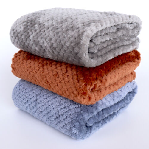 Large Dog Blanket Washable Cosy Fleece Pet Blankets for Dogs Cats Bed Chewproof - Picture 2 of 18