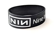 Pulseras de música de banda de rock uñas de nueve pulgadas pulsera de silicona música punk pulsera