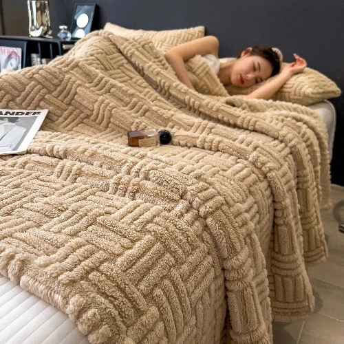 Coral Fleece Jacquard Warm Bed Geometric Pattern Soft Plush Sofa Throw Blanket - Image 2 of 4