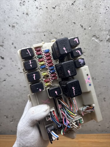 2003 - 2008 Infiniti FX35 Fuse Box Relay Control Module P: 284B7CG005 OEM - Picture 4 of 10