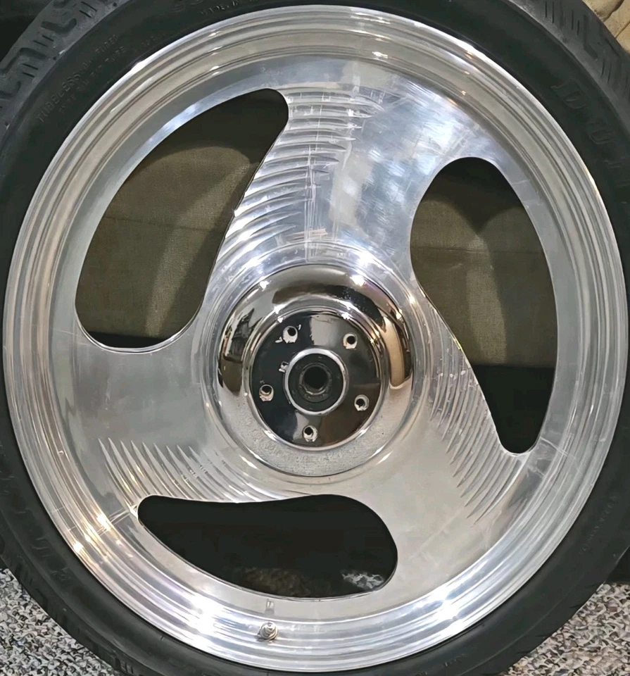 HARLEY-DAVIDSON 3-SPOKE SWEPT BILLET WHEELS FXR, DYNA, SOFTAIL - Image 2 of 3