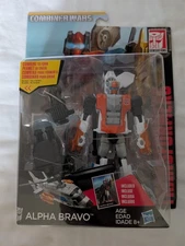 Transformers Combiner Wars Alpha Bravo dlx action figure