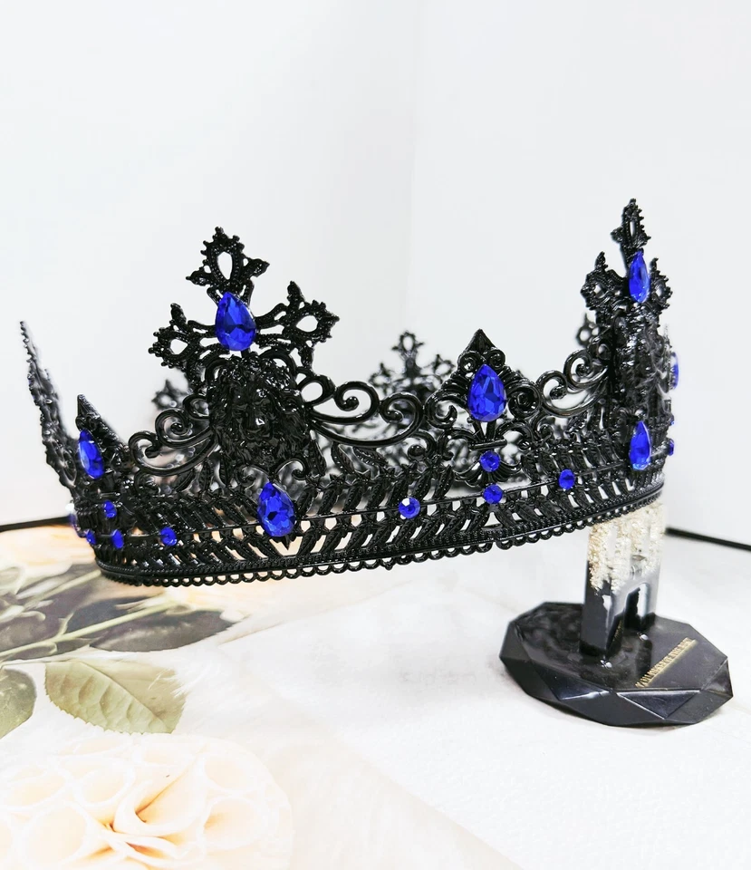 Tocado Señor Oscuro, Corona Monarca, Corona Renacentista, Corona Negra, Piedra Azul Foto 2 de 4