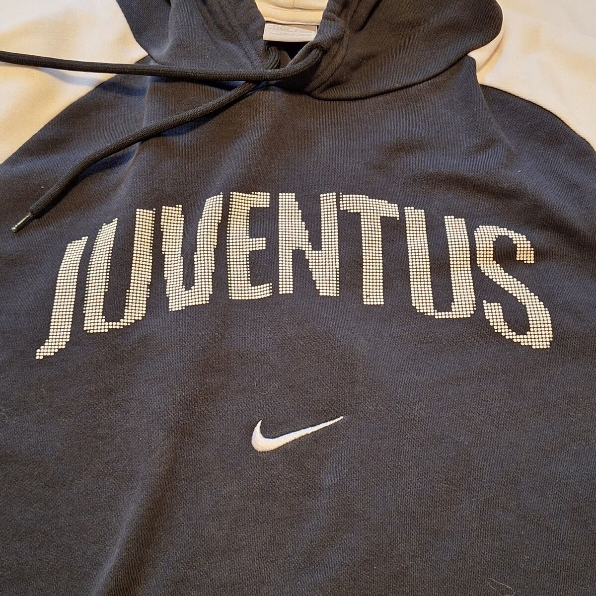 Vintage Nike Juventus FC Hoodie Center Swoosh Sweatshirt Vintage Nike Juventus FC Hoodie Center Swoosh Sweatshirt