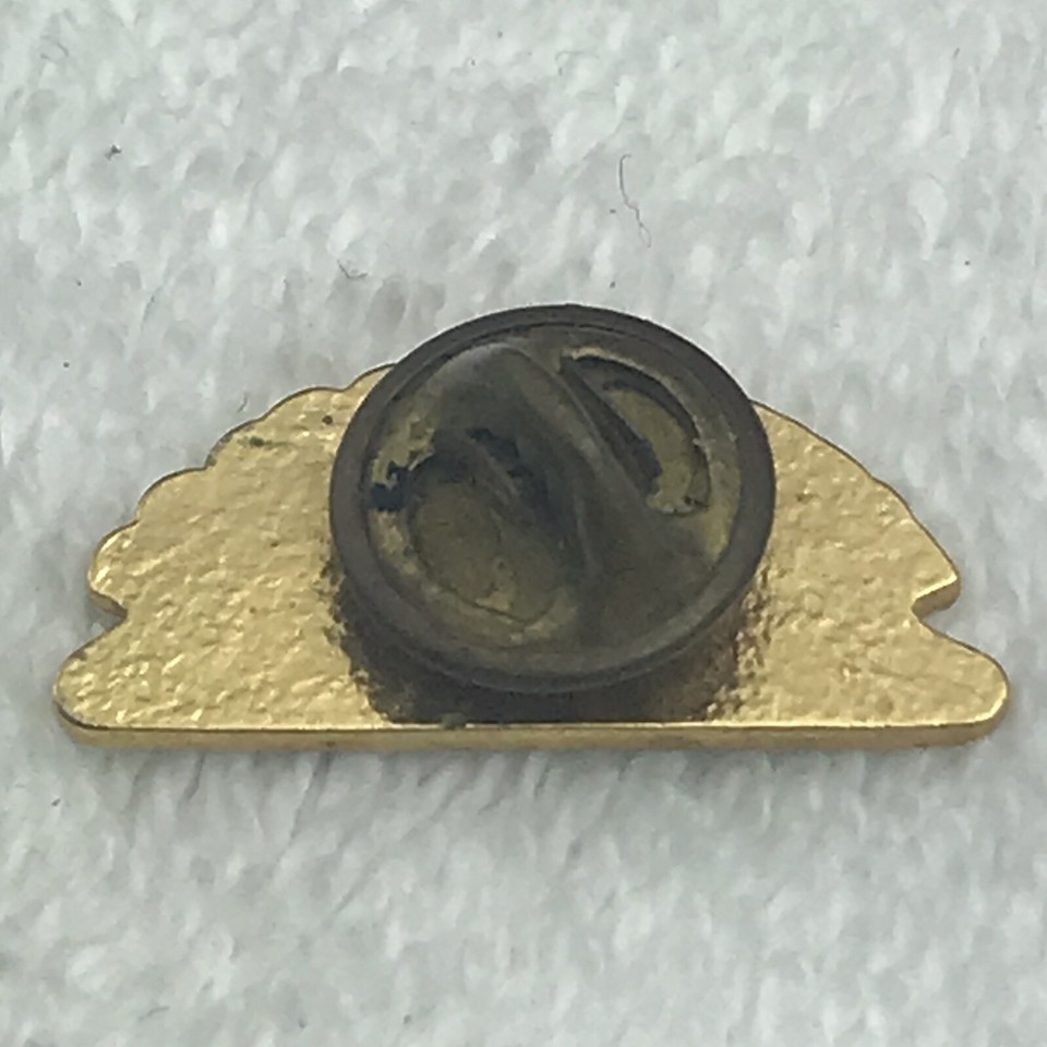 Fox’s Den Lodge Pin Vintage Travel Souvenir Ontario Canada eBay