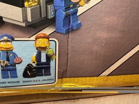LEGO The Simpsons Kwik-E-Mart 71016 Homer Bart Marge Apu Snake Chief Wiggum *NEW