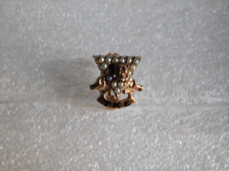 1960 Small 10k Gold Tau Kappa Epsilon Fraternity Pin Badge Lambda Lambda