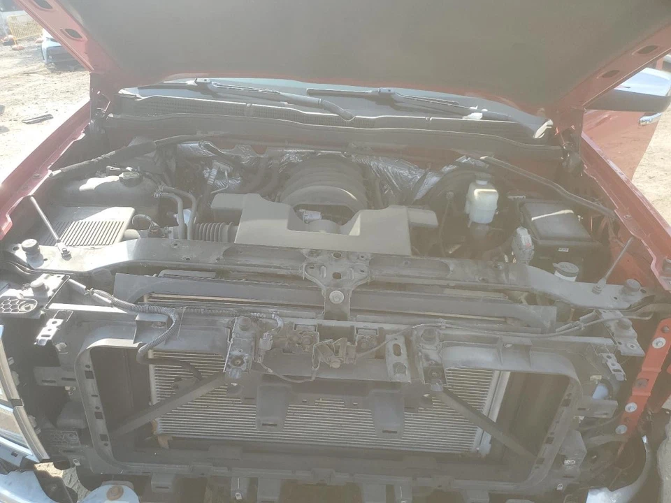 Used A/C Condenser fits: 2014 Chevrolet Silverado 1500 pickup 5.3L opt L83 Grade Foto 2 de 4