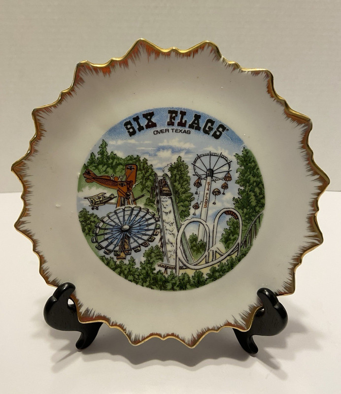 Six Flags Over Texas Decorative Plate Gold Trim Scalloped Edge Wall Hanger