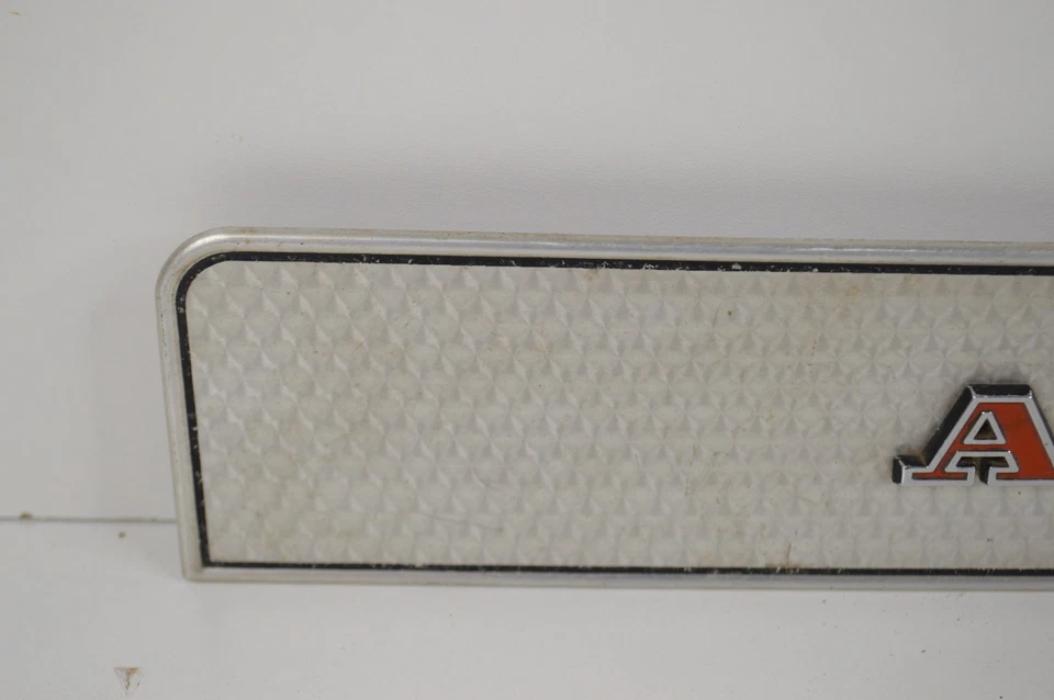 1971-1974 AMC Javelin AMX acabamento do painel da porta lateral do passageiro com letras - Imagem 2 de 4