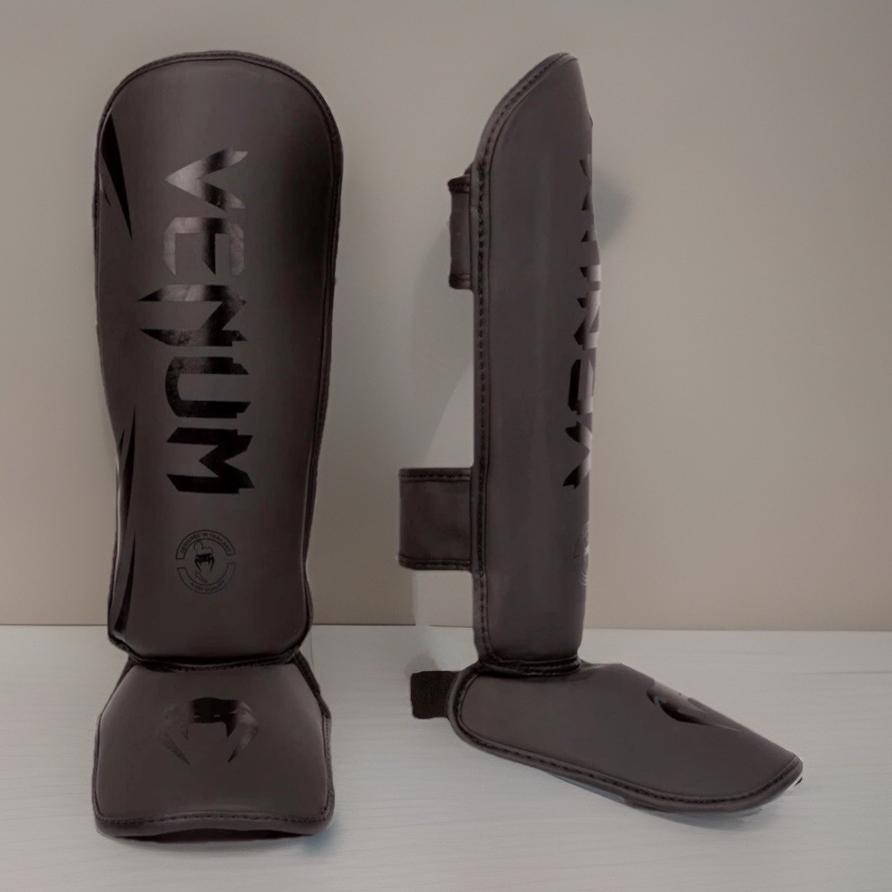 Venum Challenger Kids Shin Guards Size Large