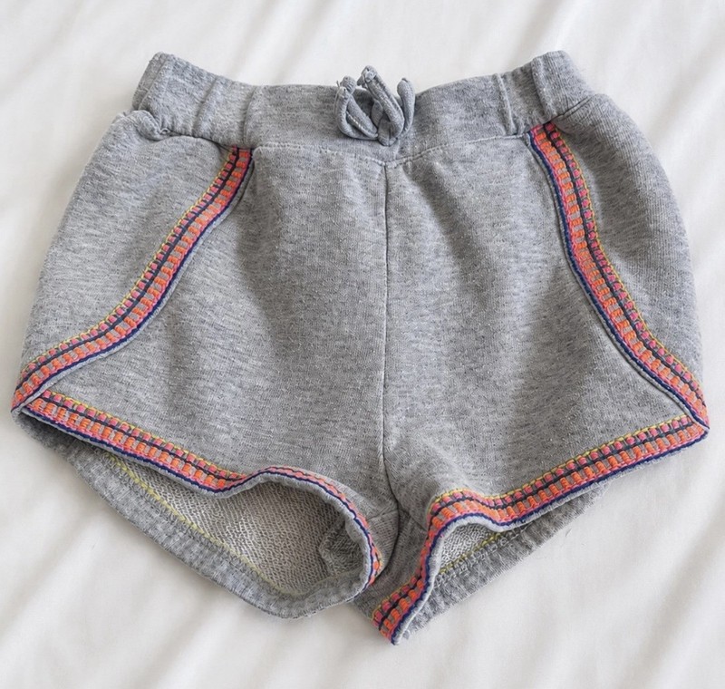 Juicy Couture Girls Size 6 Gray Knit Sweat Shorts Drawstring Elastic Waist Trim