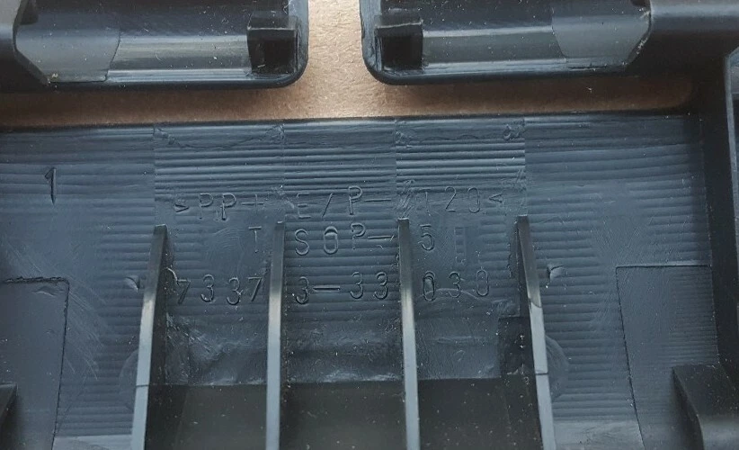 Cubierta de cinturón de seguridad genuina Toyota Lexus IS250/350 2006-2013 p#73373-33030-C1 Foto 4 de 4