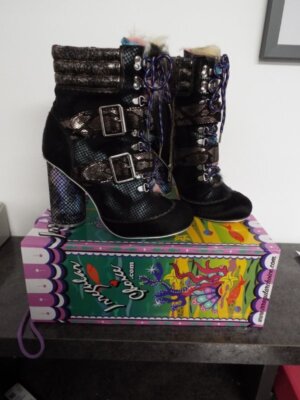 Seltene BOBS UR ONKEL Black Mix Stiefeletten IRREGULAR CHOICE EU 40 Neu mit Karton UVP 200£