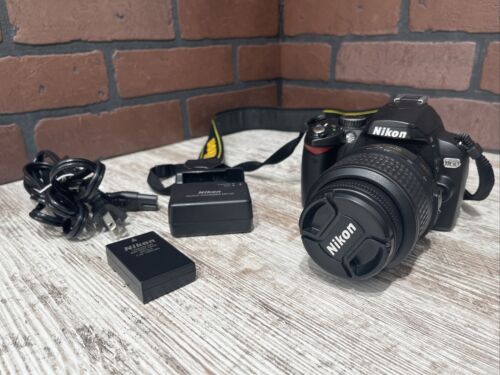 Nikon D60 Camera with AF-S DX VR 18-55mm Lens And Nikon Strap FAST SHIPPING!￼ - Picture 1 of 13