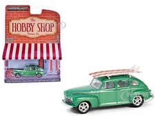 1946 FORD FORDOR SUPER DELUXE GREEN W/SURFBOARDS 1/64 DIECAST GREENLIGHT 97160 A