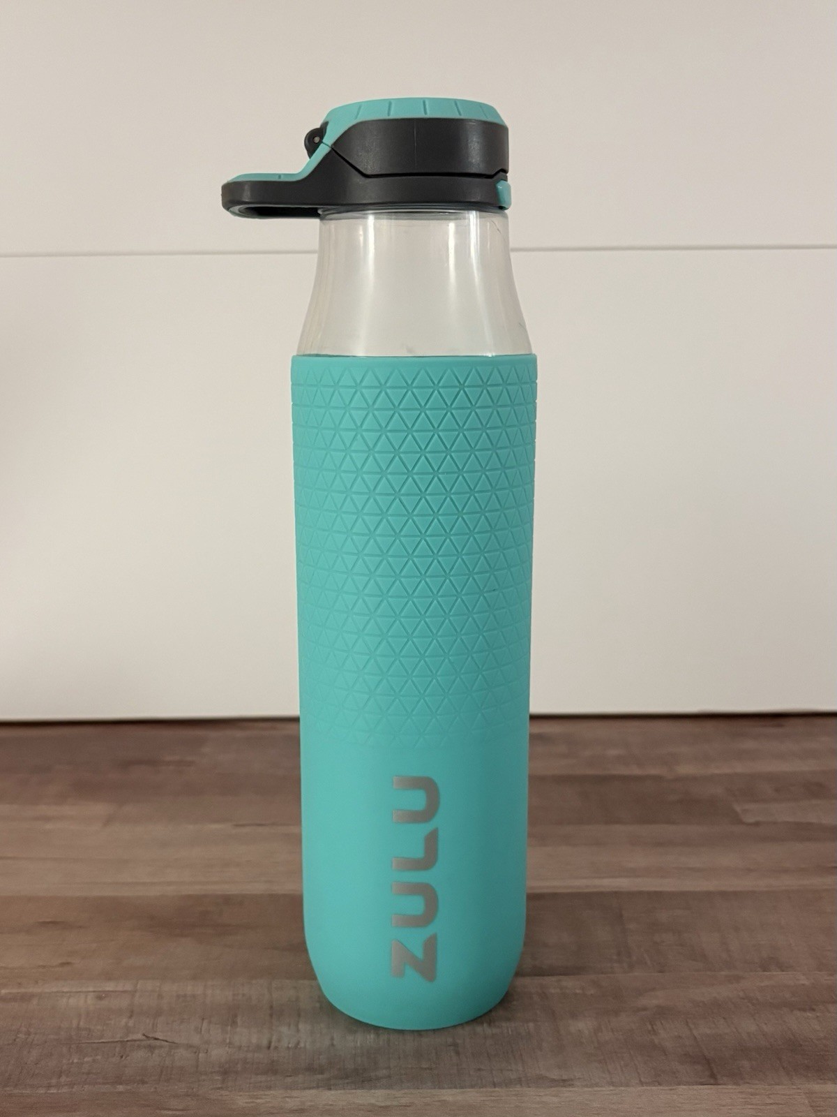 Color  Teal Flip Top Lock Lid Silicone Sleeve Plastic