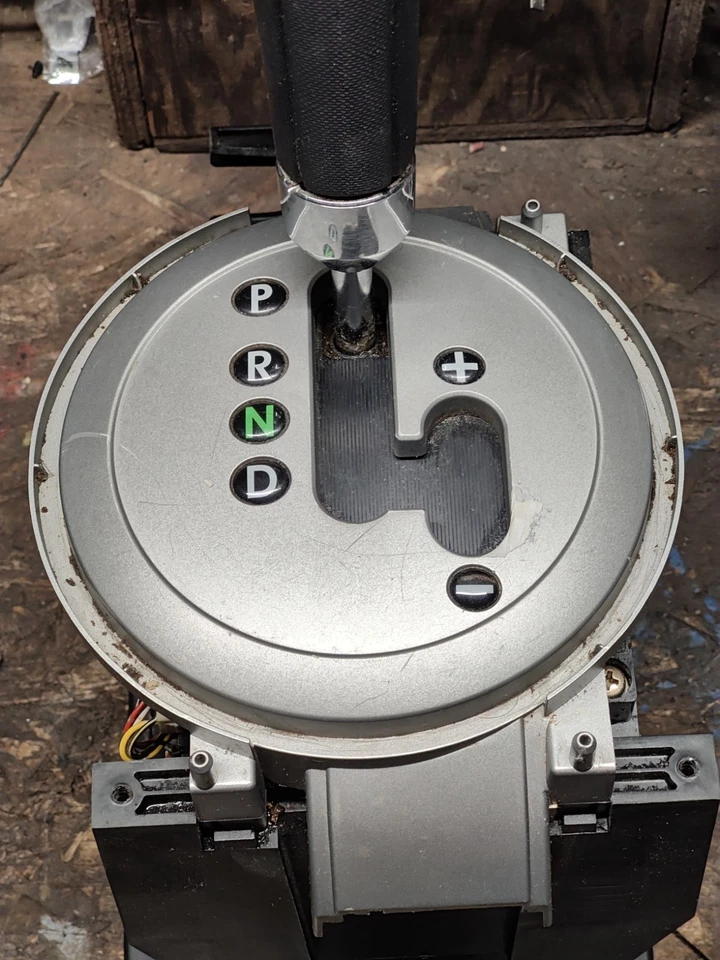 ✅ Selector de palanca de cambios de piso Mitsubishi Endeavor 2004-2011 OEM Foto 3 de 4