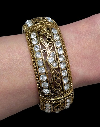 Gold Plated Crystal Filigree Heart Stretch Bracelet Housewives Jewelry