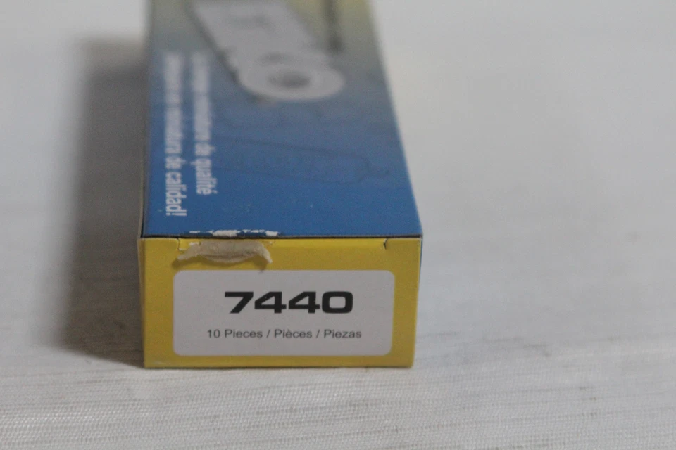 Eiko 7440 T6 Wedge 13.5V 10 Light Bulbs NEW - Image 4 of 4
