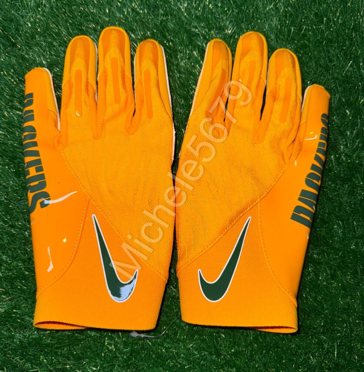 Nike NFL Josh Jacobs 8 Packers PE Vapor Knit Football Gloves