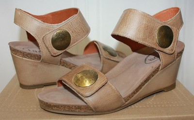 taos carousel 2 taupe