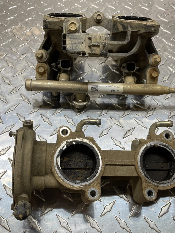 09 Polaris Sportsman 850 XP EPS corpo do acelerador 1203943 1203698 2009-2011 - Imagem 3 de 4