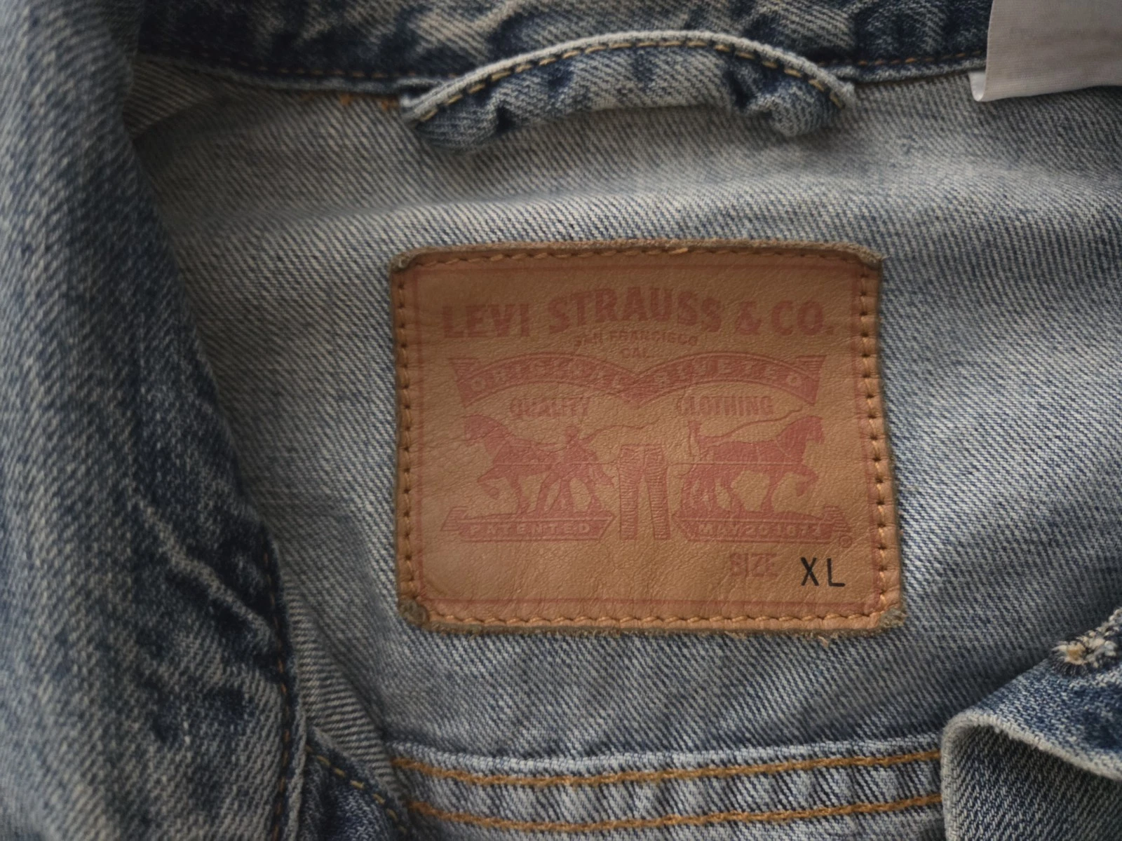 Levi's Men's Vintage Denim Jacket XL image 2