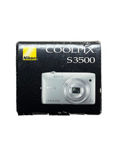 Nikon COOLPIX S3500 20.1MP 7x Wide Digital Camera - Silver, Excellent Condition