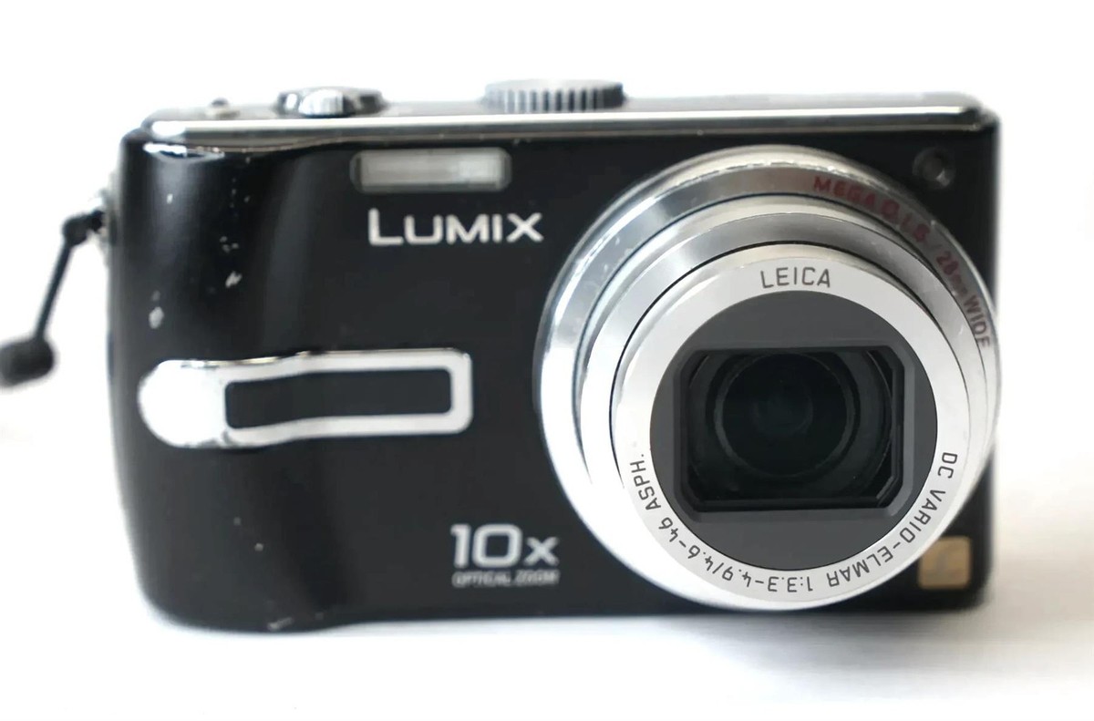 Panasonic LUMIX DMC-TZ3 7.2MP Digital Camera - Silver for