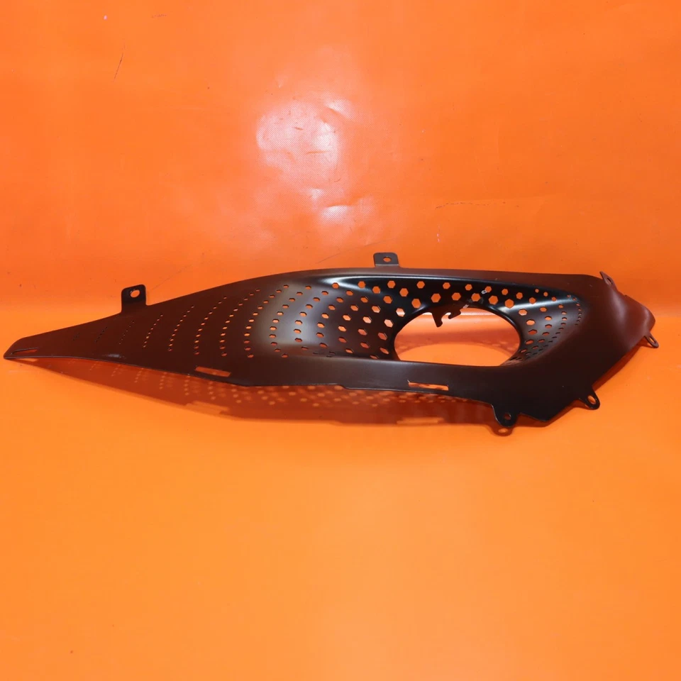 ASTON MARTIN DB11 ACABAMENTO DE EXAUSTÃO MALHA GRADE ESQUERDA 2017 2018 2019 2020 DB 11 FABRICANTE DE EQUIPAMENTO ORIGINAL - Imagem 4 de 4