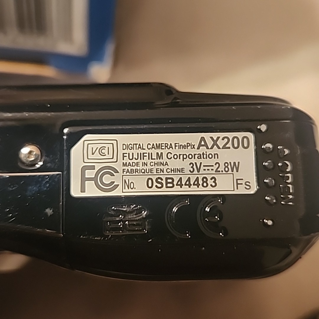 FUJIFILM FinePix AX200 コンデジカメ SD付 USED Fujifilm FinePix A Series AX200 12.2MP Digital Camera