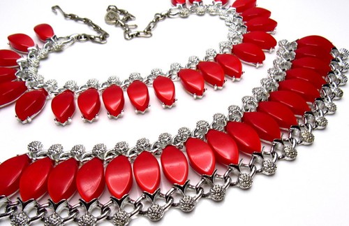 Vintage Cherry Red Thermoset Necklace Bracelet SET - Picture 4 of 7