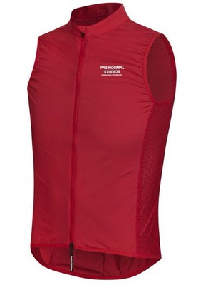 PAS NORMAL STUDIOS Mechanism Stow Away Gilet Deep Red Neu mit Etikett Größe L