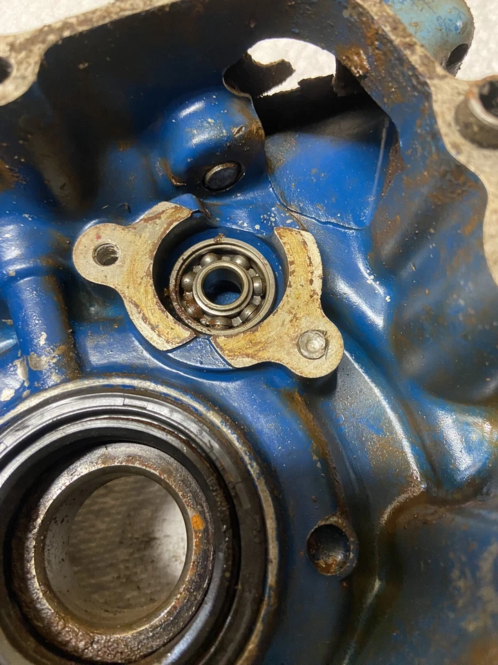 88 1986-1988 Suzuki RM250 RM 250 motor derecho cárter cárter cárter Foto 2 de 4