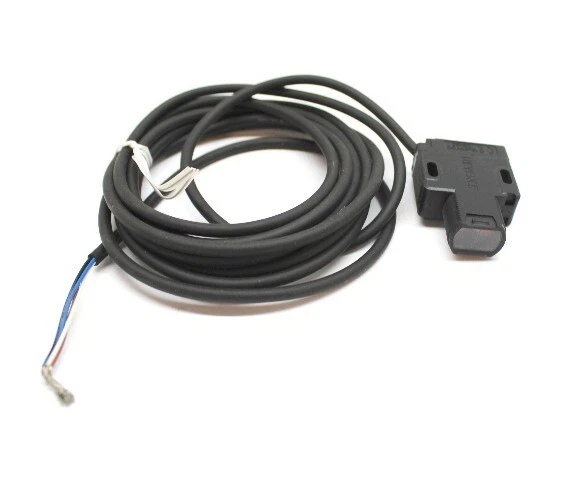 Keyence PZ-G61B Retro-reflective Photoelectric Sensor NPN 24V - Image 2 of 2