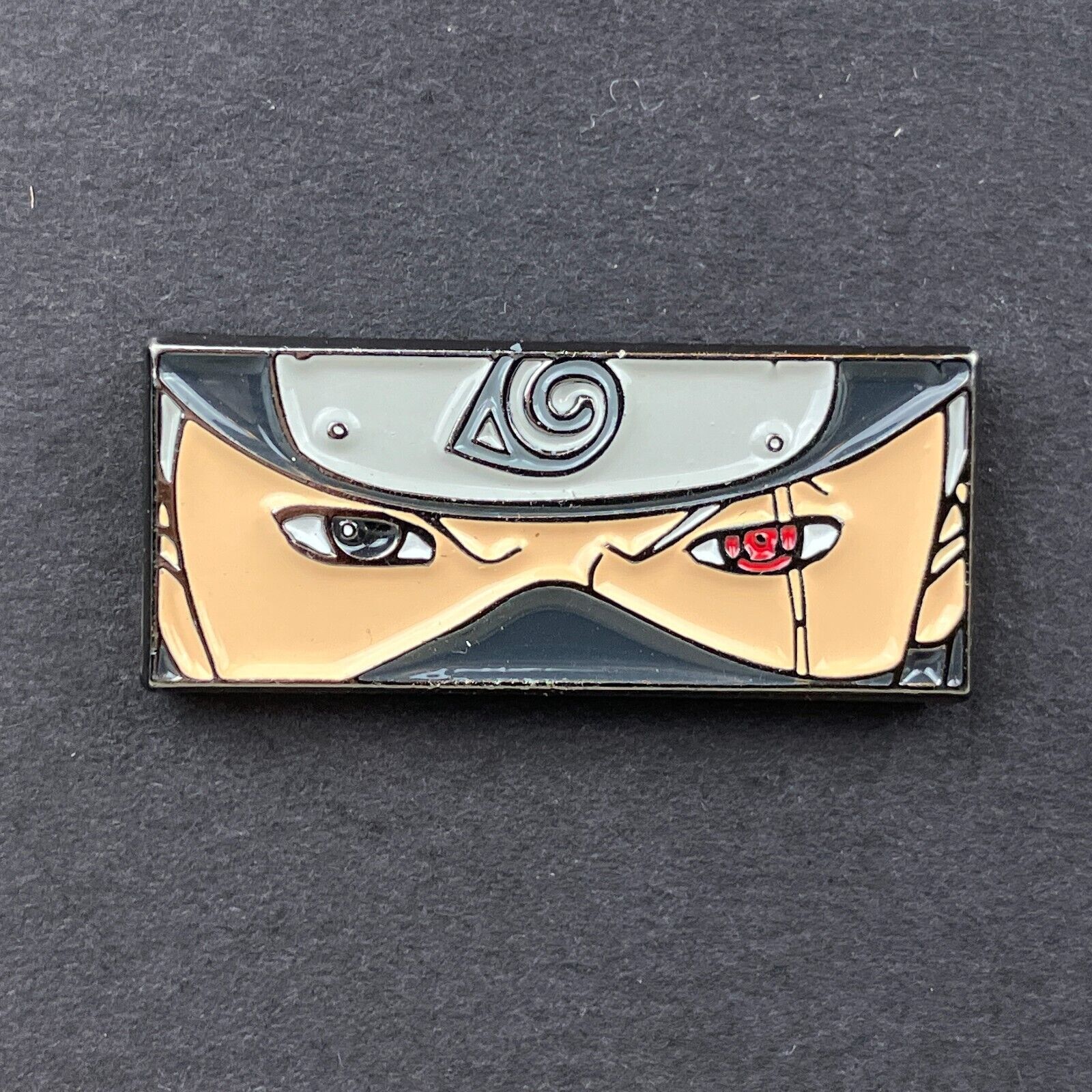 Naruto Shippuden - Kakashi Hatake And Pakkun Enamel Single Pin